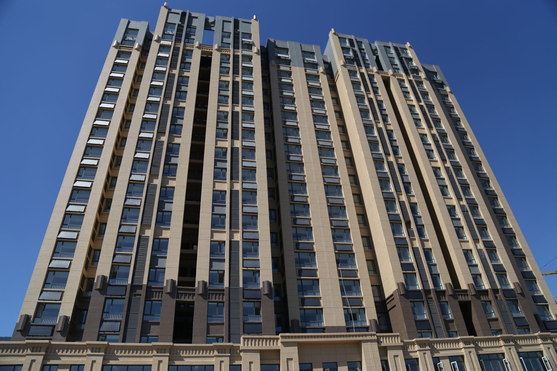 陽臺壁掛式平板太陽能熱水器，你知多少？